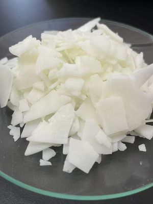 Saç Parlaklığı ve Yönetilebilirliği Geliştirmek İçin Behentrimonium Metosülfat
